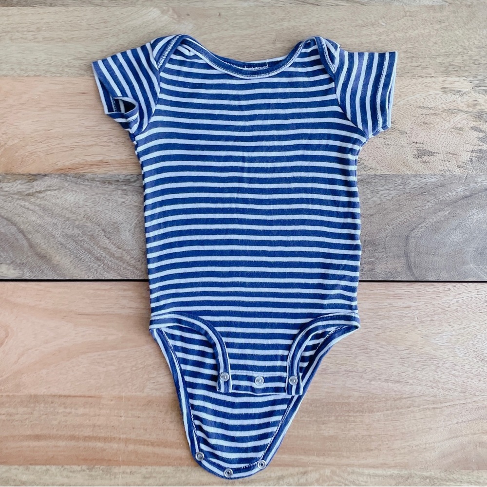 $2 Carter’s baby bodysuit 6m blue stripe onesie baby boy baby girl unisex